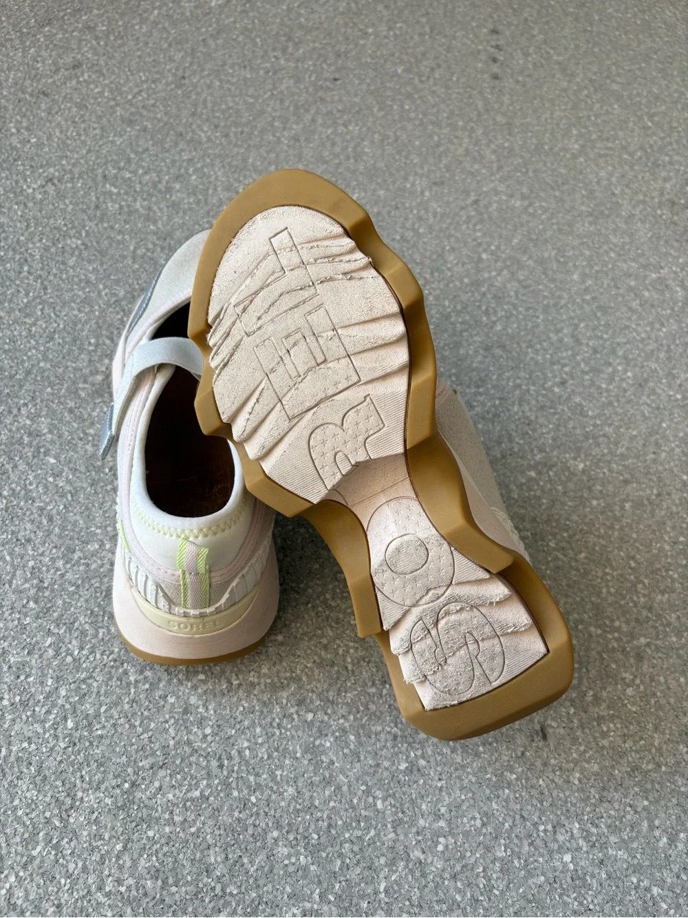 Sorel Women's Kinetic Impact II MJ sneakers size 8